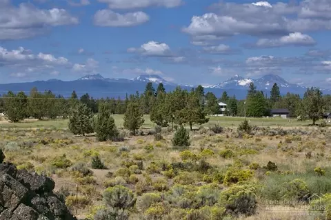 64130 Pioneer Loop, Bend, OR 97701 photo 4