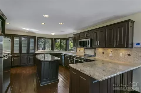 64130 Pioneer Loop, Bend, OR 97701 photo 8