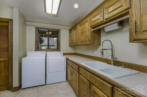 64130 Pioneer Loop, Bend, OR 97701 photo 13