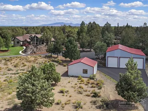 64130 Pioneer Loop, Bend, OR 97701 photo 1