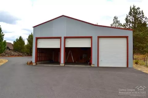 64130 Pioneer Loop, Bend, OR 97701 photo 23