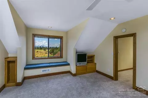 64130 Pioneer Loop, Bend, OR 97701 photo 16