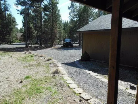 17246 Indio, Bend, OR 97707 photo 19