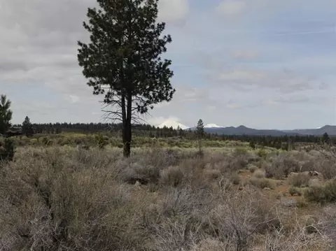 19342 Seaton Loop, Bend, OR 97702 photo 4