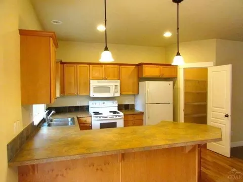 63247 NW Britta St, Bend, OR 97701 photo 5