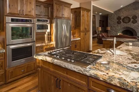 77 NW Pinecrest Ct, Bend, OR 97701 photo 8