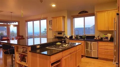 647 NW Powell Butte Loop, Bend, OR 97701 photo 4