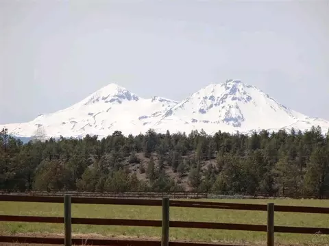 20312 Arrowhead Dr, Bend, OR 97701 photo 1