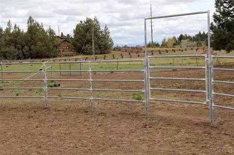 61877 Ward Rd, Bend, OR 97702 photo 6