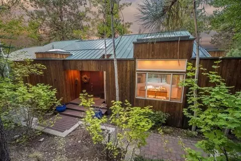 60653 River Bend Dr, Bend, OR 97702 photo 2