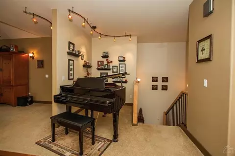 413 NW Flagline, Bend, OR 97701 photo 6