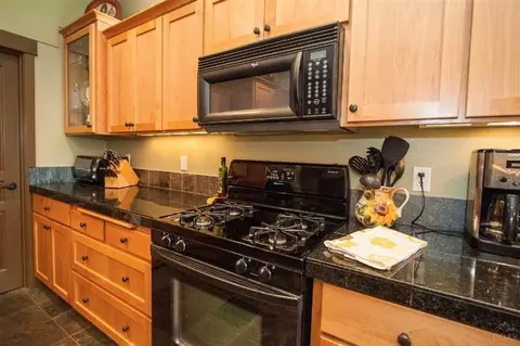 413 NW Flagline, Bend, OR 97701 photo 9