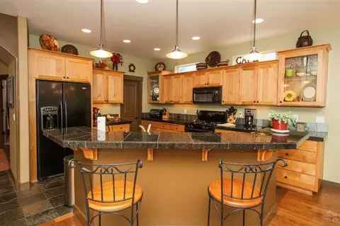 413 NW Flagline, Bend, OR 97701 photo 7