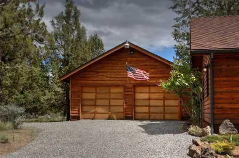 21801 Katie Dr, Bend, OR 97701 photo 3