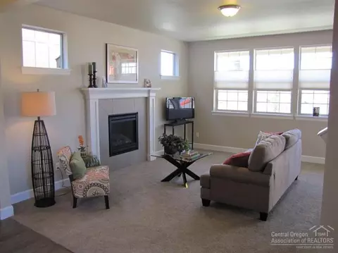 20548 Gloucester, Bend, OR 97701 photo 8