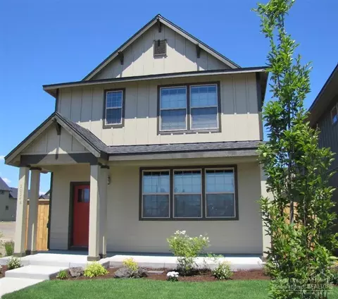 20548 Gloucester, Bend, OR 97701 photo 4