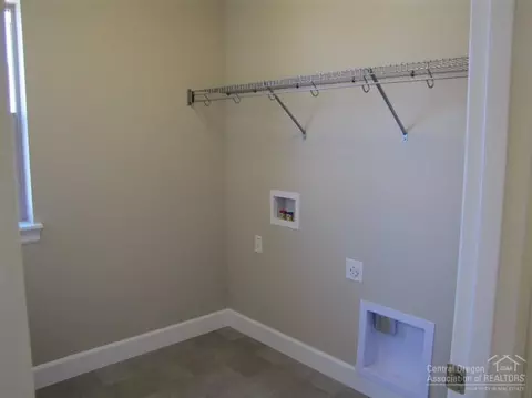 20548 Gloucester, Bend, OR 97701 photo 19