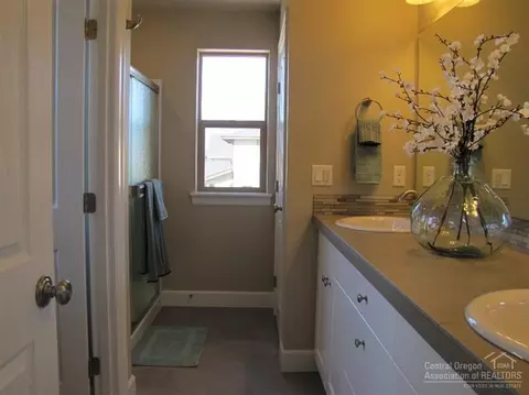20548 Gloucester, Bend, OR 97701 photo 18