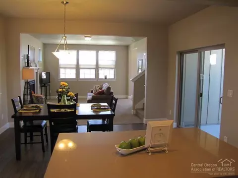 20548 Gloucester, Bend, OR 97701 photo 9