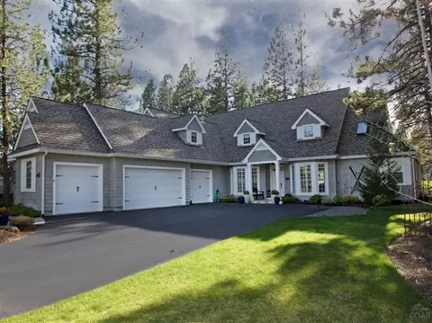 60765 Currant Way, Bend, OR 97702 photo 2