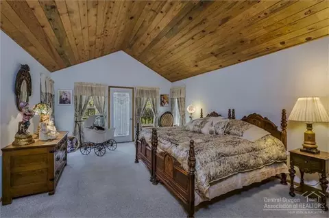 15016 Fall River Dr, Bend, OR 97707 photo 4