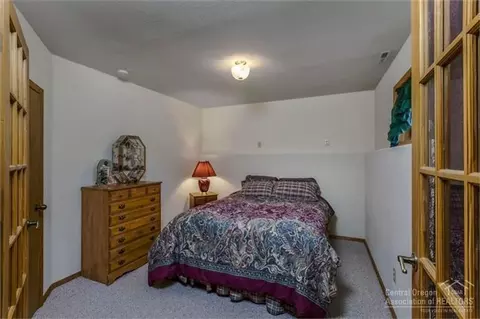 15016 Fall River Dr, Bend, OR 97707 photo 8