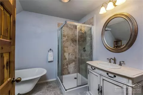 15016 Fall River Dr, Bend, OR 97707 photo 9