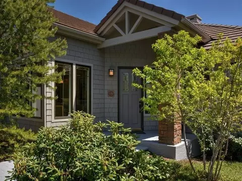 61981 Fall Creek Loop, Bend, OR 97702 photo 2