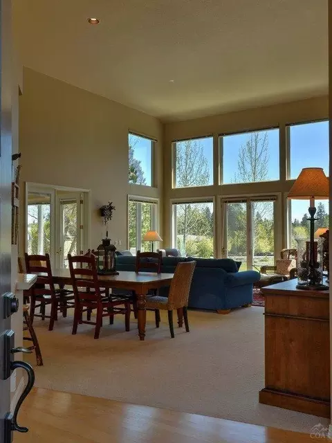 61981 Fall Creek Loop, Bend, OR 97702 photo 3