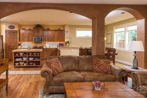 20967 Lava Flow Ln, Bend, OR 97701 photo 4