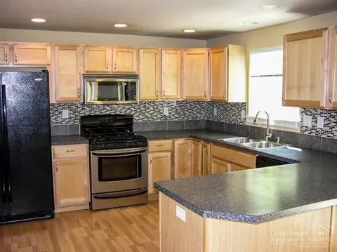 62865 Bilyeu Way, Bend, OR 97701 photo 3