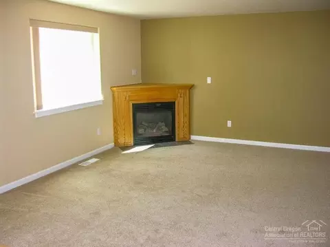 62865 Bilyeu Way, Bend, OR 97701 photo 2