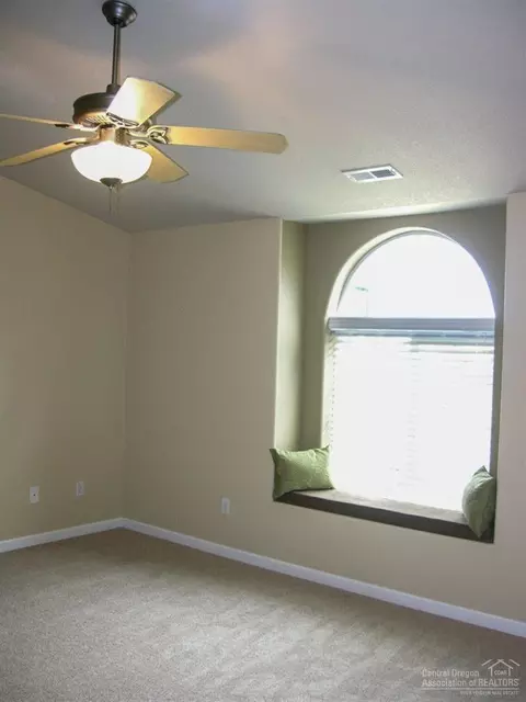 62865 Bilyeu Way, Bend, OR 97701 photo 4
