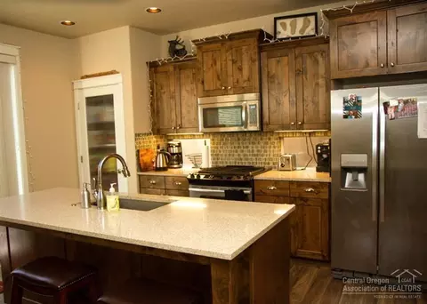 1697 NW Precision Ln, Bend, OR 97701 photo 2