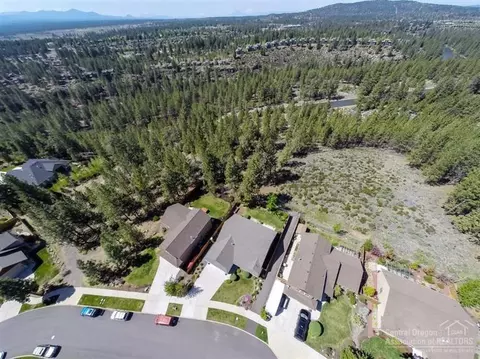 61351 Brianne Pl, Bend, OR 97702 photo 2
