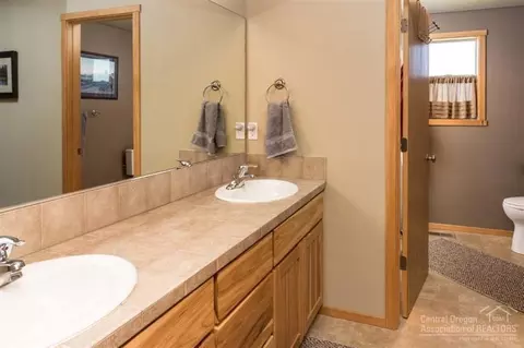 61351 Brianne Pl, Bend, OR 97702 photo 9