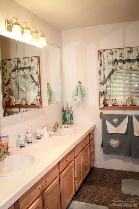 1640 Micah Ln, La Pine, OR 97739 photo 11