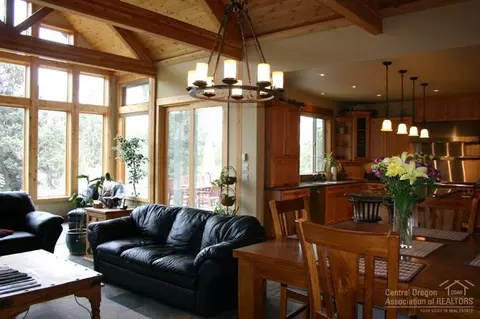 24185 Dodds Rd, Bend, OR 97701 photo 6