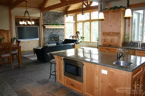 24185 Dodds Rd, Bend, OR 97701 photo 7