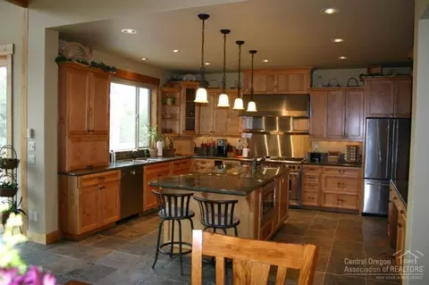 24185 Dodds Rd, Bend, OR 97701 photo 4