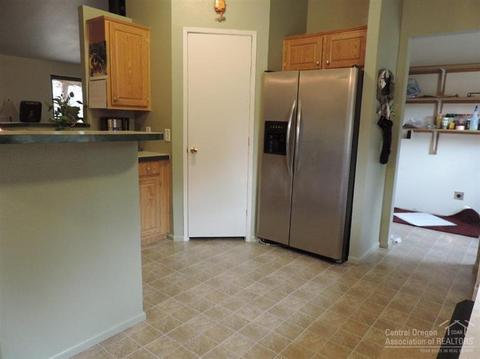 54740 Robin Ln, Bend, OR 97707 photo 11