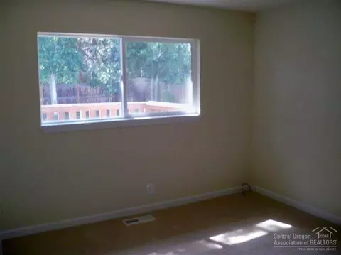 21310 Pecoraro Loop, Bend, OR 97701 photo 10