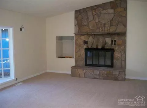 21310 Pecoraro Loop, Bend, OR 97701 photo 4