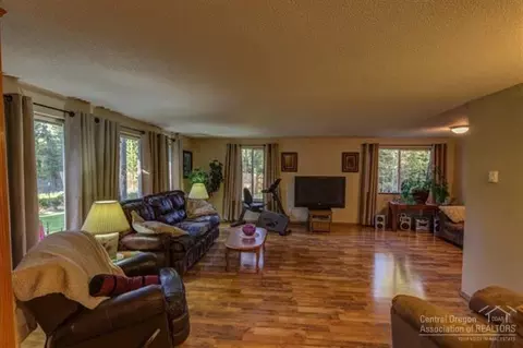 16095 Strawn Rd, La Pine, OR 97739 photo 4