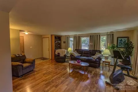 16095 Strawn Rd, La Pine, OR 97739 photo 5