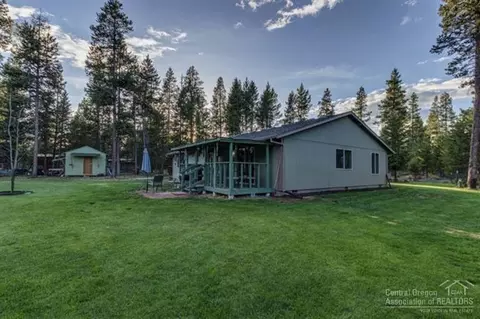 16095 Strawn Rd, La Pine, OR 97739 photo 3