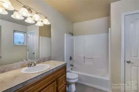 3182 NE Post Ave, Bend, OR 97701 photo 10