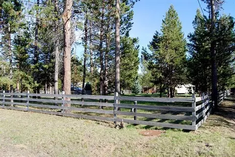 17463 Egret, Bend, OR 97707 photo 2