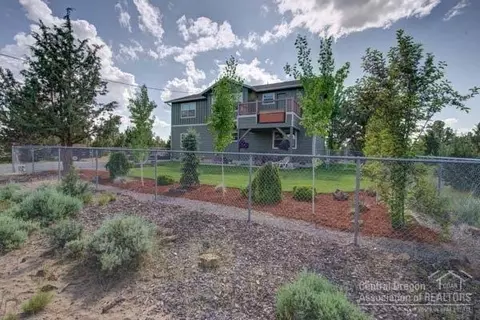 60870 Groff Rd, Bend, OR 97702 photo 2