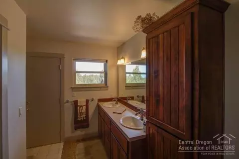 60870 Groff Rd, Bend, OR 97702 photo 13